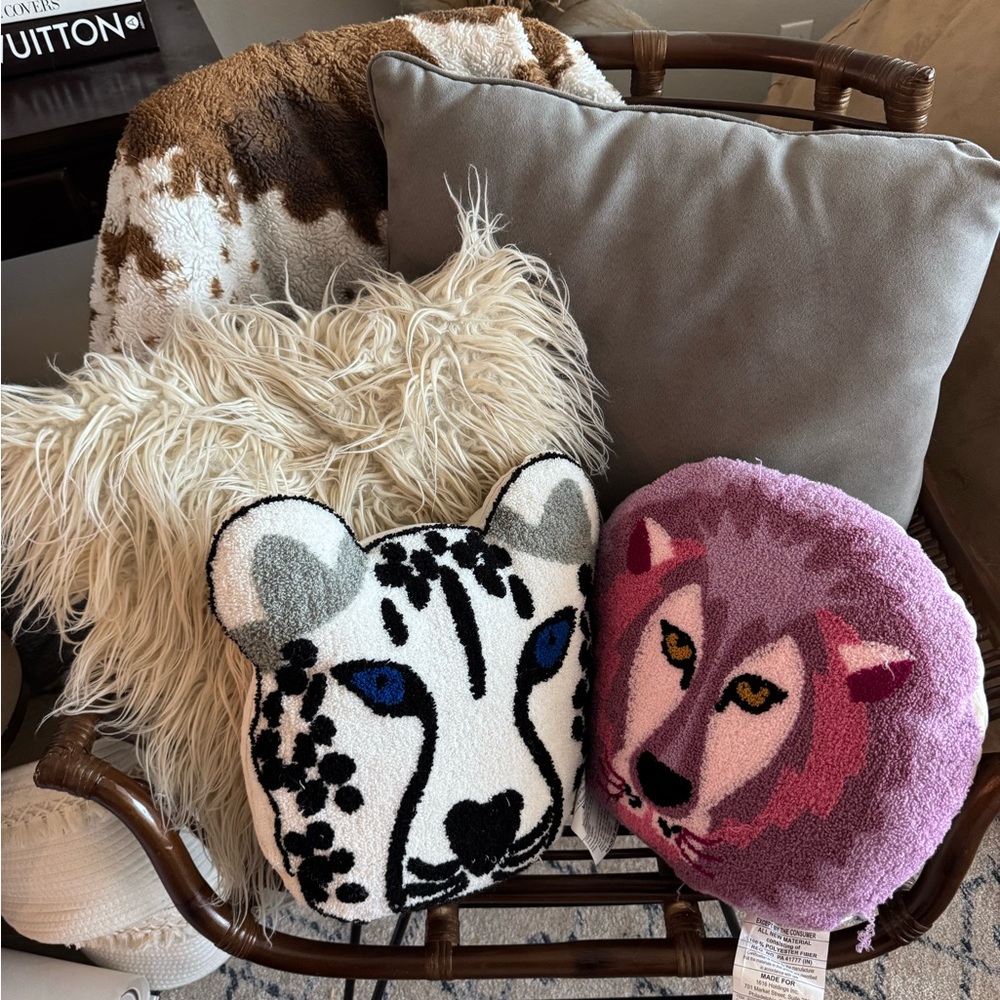 Excellent Condition Colorful and Fun Animal Throw Pillows!